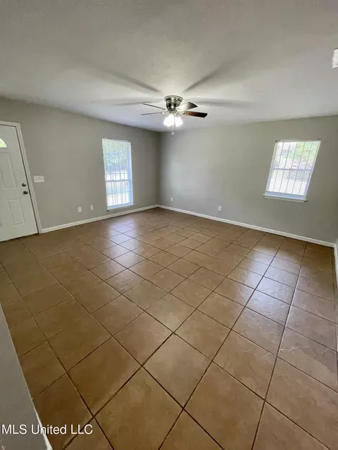 2118 Thousand Oaks Dr, Jackson, MS 39212 photo 5