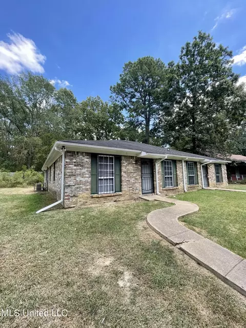 2118 Thousand Oaks Dr, Jackson, MS 39212 photo 2