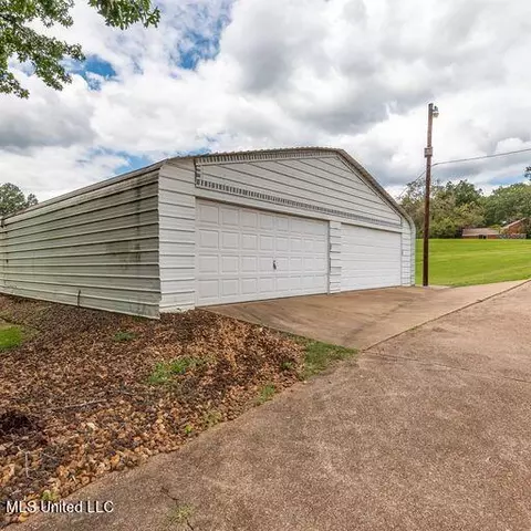 Exterior - 1595 Malone Rd, Nesbit, MS 38651 photo 9 of 36