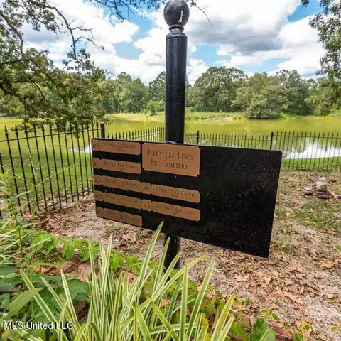 Exterior - 1595 Malone Rd, Nesbit, MS 38651 photo 6 of 36