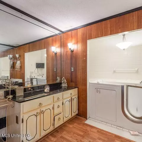 Kitchen - 1595 Malone Rd, Nesbit, MS 38651 photo 1 of 7