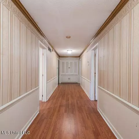 Entry Way - 1595 Malone Rd, Nesbit, MS 38651 photo 1 of 1