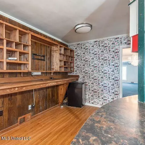 Kitchen - 1595 Malone Rd, Nesbit, MS 38651 photo 2 of 7