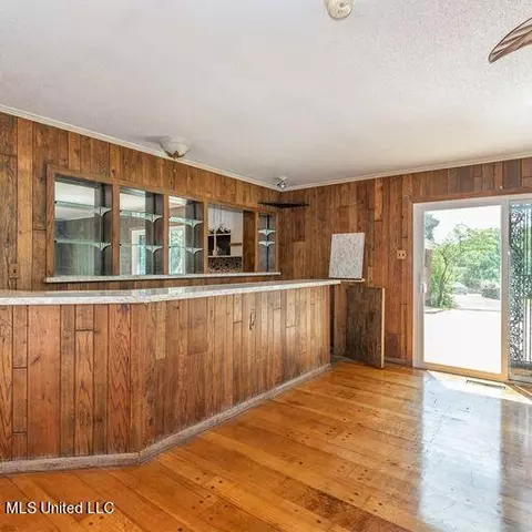 Kitchen - 1595 Malone Rd, Nesbit, MS 38651 photo 5 of 7