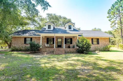 129 Regale Ln, Lucedale, MS 39452