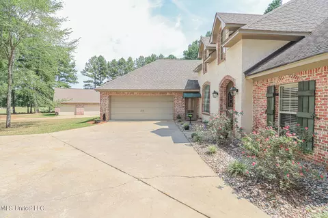 204 Kitty Hawk Cir, Brandon, MS 39047 photo 2