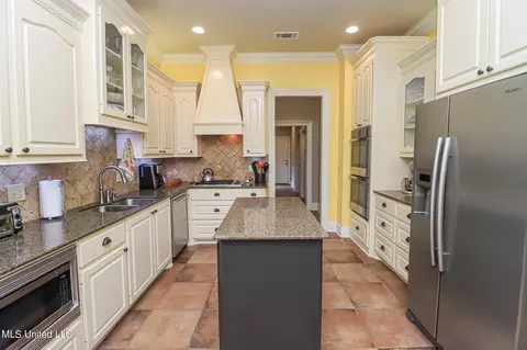 204 Kitty Hawk Cir, Brandon, MS 39047 photo 13