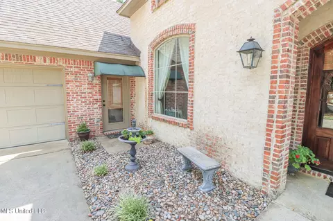 204 Kitty Hawk Cir, Brandon, MS 39047 photo 4