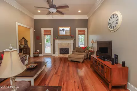 204 Kitty Hawk Cir, Brandon, MS 39047 photo 6