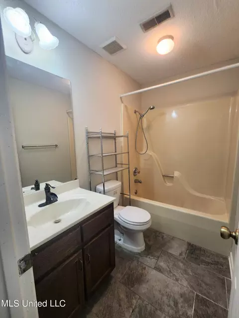 6901 Alexander Rd, Olive Branch, MS 38654 photo 8