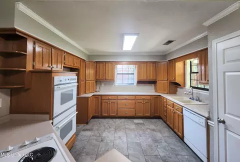 6901 Alexander Rd, Olive Branch, MS 38654 photo 3