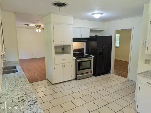5378 Jamaica Drive Dr, Jackson, MS 39211 photo 9
