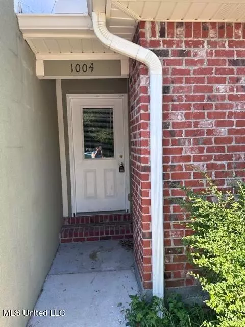 1004 31st St, Gulfport, MS 39507