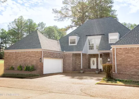 544 Bay Pointe Dr, Brandon, MS 39047