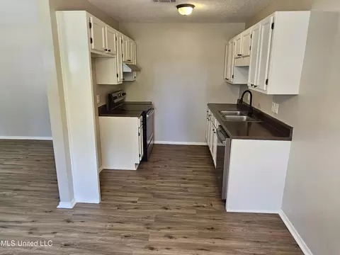 5563 Tiki Ln, Jackson, MS 39212 photo 3