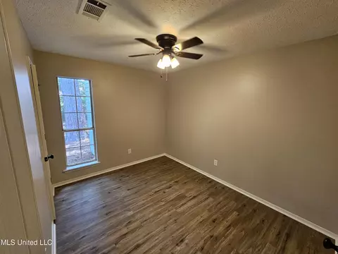 5563 Tiki Ln, Jackson, MS 39212 photo 10