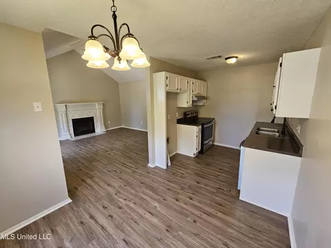 5563 Tiki Ln, Jackson, MS 39212 photo 9