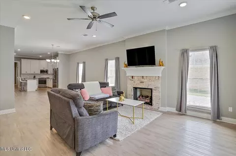 828 Long Leaf Cir, Brandon, MS 39042 photo 5