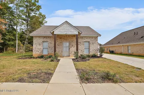 828 Long Leaf Cir, Brandon, MS 39042 photo 2
