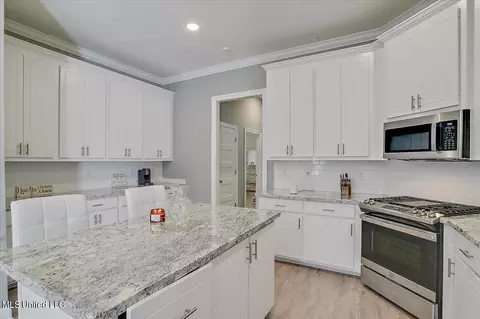 828 Long Leaf Cir, Brandon, MS 39042 photo 12