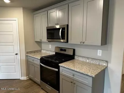 1053 Enclave Cir, Long Beach, MS 39560 photo 8