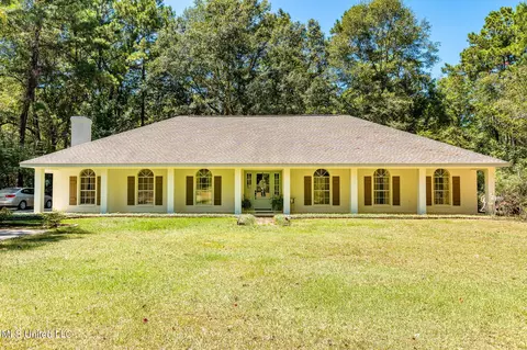1543 Browns Bridge Rd, Hattiesburg, MS 39401