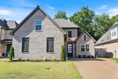 5242 Watson View Dr, Nesbit, MS 38651