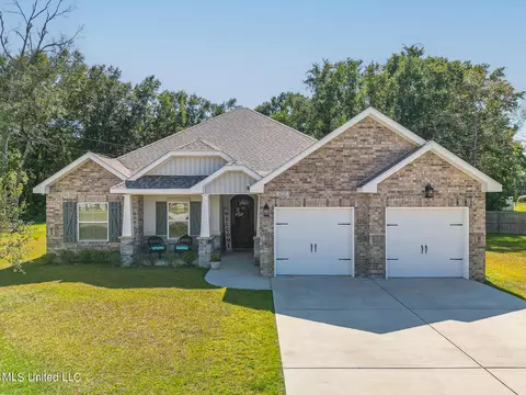 6225 Cypress Ln, Biloxi, MS 39532