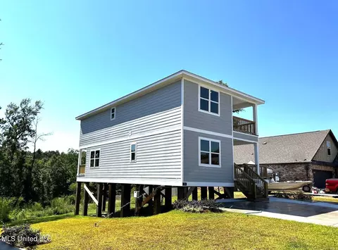 769 Baybreeze Dr, Biloxi, MS 39532