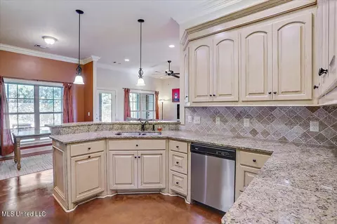 632 Lexington Dr, Florence, MS 39073 photo 10