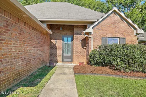 632 Lexington Dr, Florence, MS 39073 photo 3