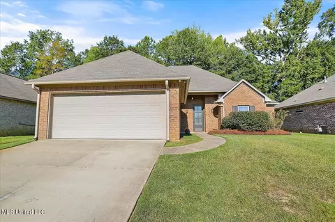 632 Lexington Dr, Florence, MS 39073 photo 2