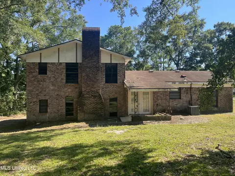 Exterior - 4025 Hillview Dr, Moss Point, MS 39563 photo 3 of 6