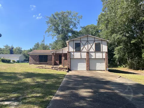 Exterior - 4025 Hillview Dr, Moss Point, MS 39563 photo 2 of 6