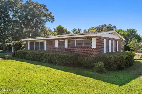 2446 Randall Dr, Biloxi, MS 39531