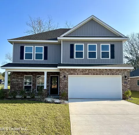 15720 Poydras Cir, Biloxi, MS 39532