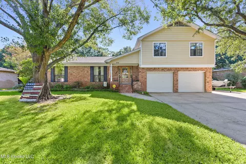 912 Sea Cove St, Pascagoula, MS 39581