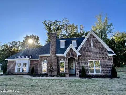 6612 Grand Oak Ln, Southaven, MS 38672