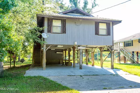 170 Deer Ln, Lucedale, MS 39452
