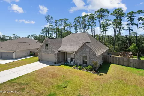 11613 Brookstone Dr, Ocean Springs, MS 39564