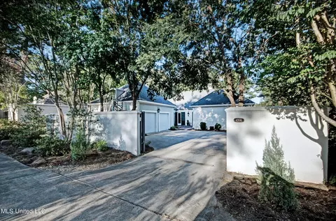 4206 Ridgewood Rd, Jackson, MS 39211 photo 2