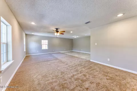 3805 Coventry Dr, Moss Point, MS 39562 photo 9