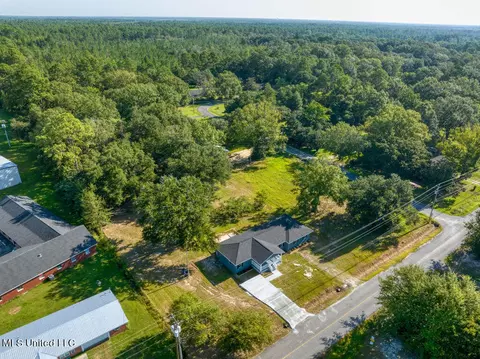 3805 Coventry Dr, Moss Point, MS 39562 photo 3