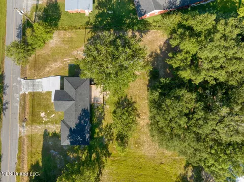 3805 Coventry Dr, Moss Point, MS 39562 photo 5