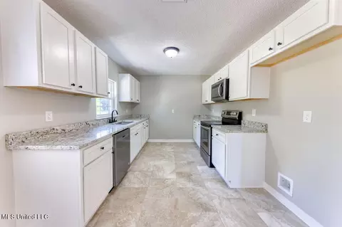 3805 Coventry Dr, Moss Point, MS 39562 photo 12