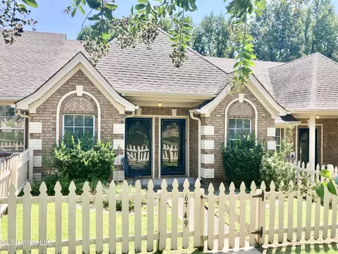 6749 Beaumont Cir, Southaven, MS 38671