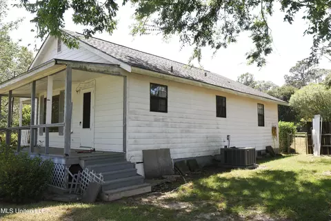 182 Collins Rd # B, Lucedale, MS 39452 photo 4