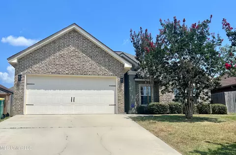 18092 Green Leaves Dr, Gulfport, MS 39503