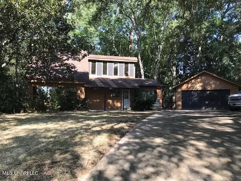 118 Blue Heron Blvd, Ocean Springs, MS 39564