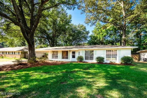 5235 Parkway Dr, Jackson, MS 39211